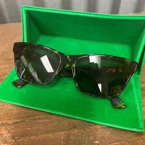 Bottega Veneta Sunglasses BV1119S Cat-Eye Frame Havana Brown